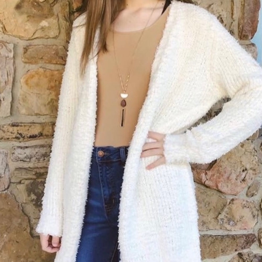 Cozy Open-Front Women’s Cardigan Sweater in Ivory